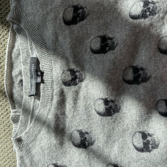 Grey skull cashmere sweater size extra small. - Picture 2 of 3
